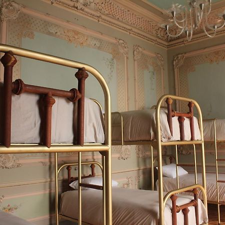 Leonora Hostal Puebla Rom bilde