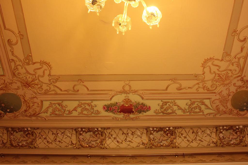 Leonora Hostal Puebla Rom bilde