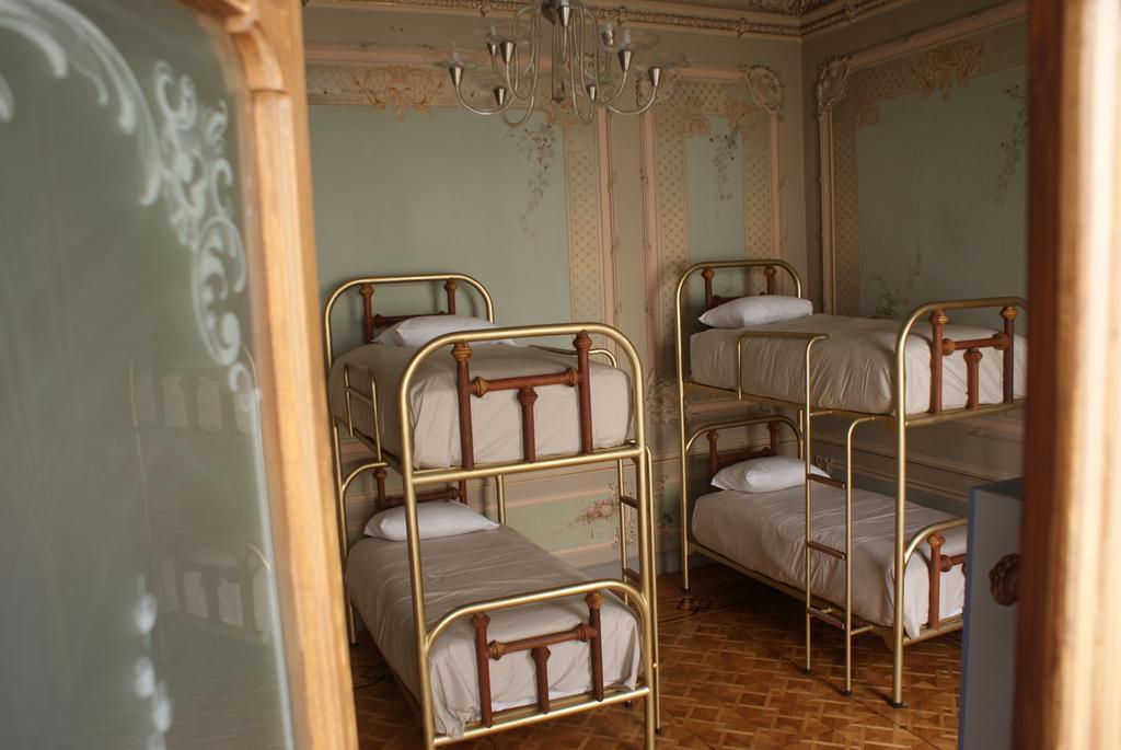 Leonora Hostal Puebla Rom bilde