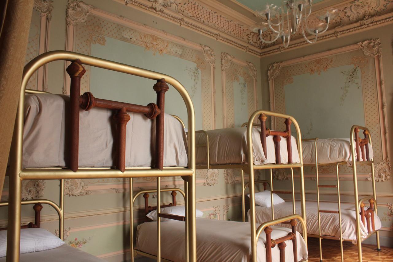 Leonora Hostal Puebla Rom bilde