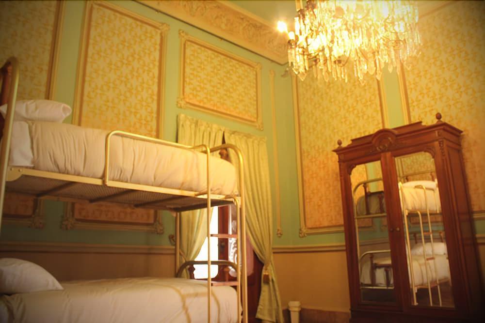 Leonora Hostal Puebla Eksteriør bilde